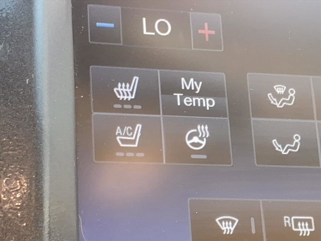 Used 2013 Lincoln MKS image 8