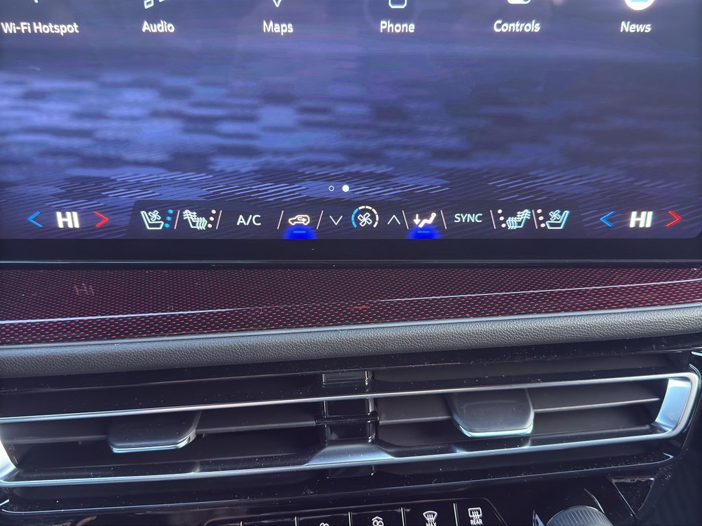 New 2026 Chevrolet Traverse RS w/ LPO, Floor Liner Package image 40