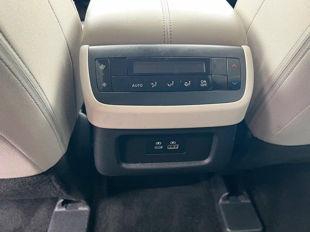 Used 2024 Nissan Pathfinder SV AWD/4WD image 21