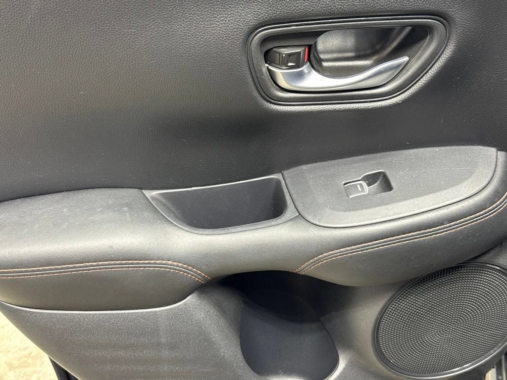 Used 2025 Honda HR-V Sport image 16
