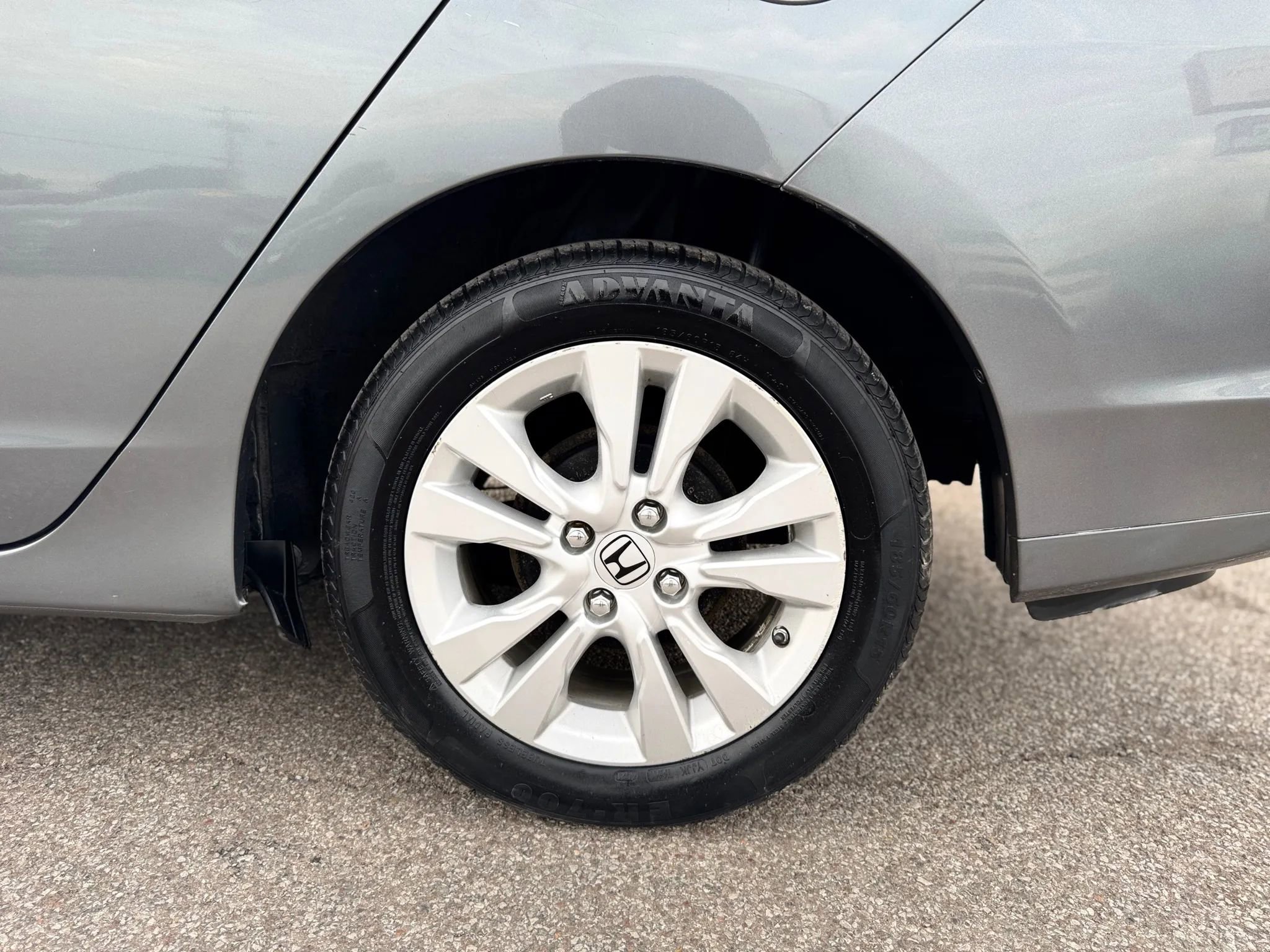 Used 2013 Honda Insight EX image 22