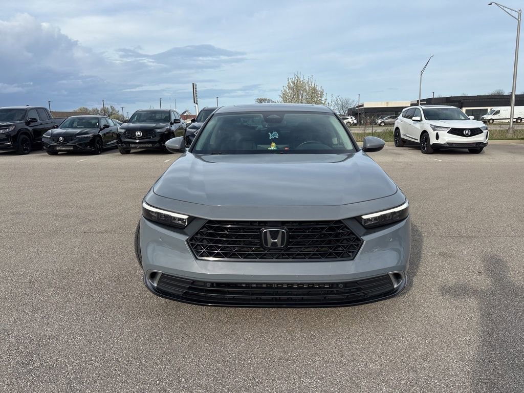 Used 2023 Honda Accord Touring image 2