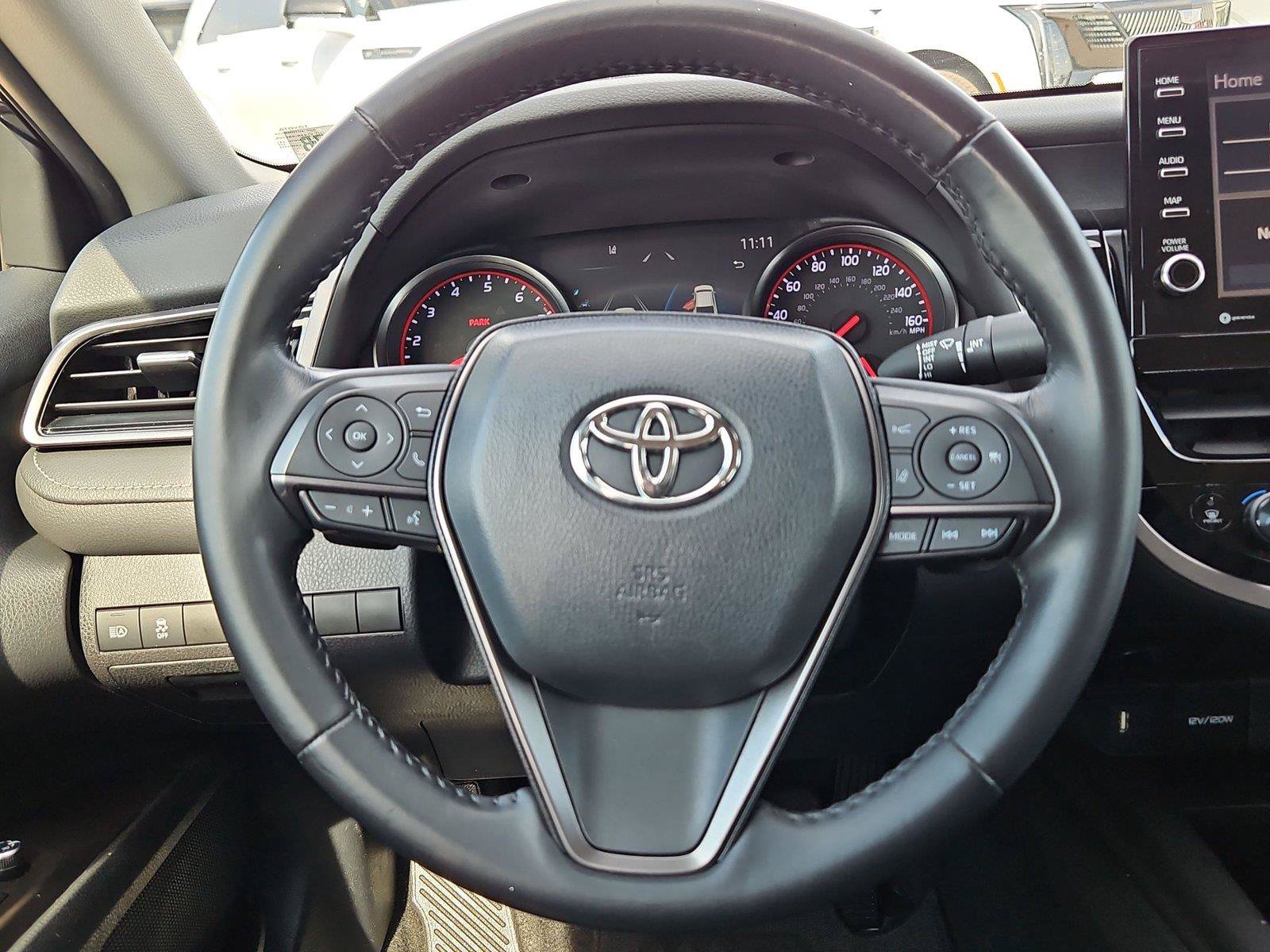 Used 2022 Toyota Camry XSE FWD image 16