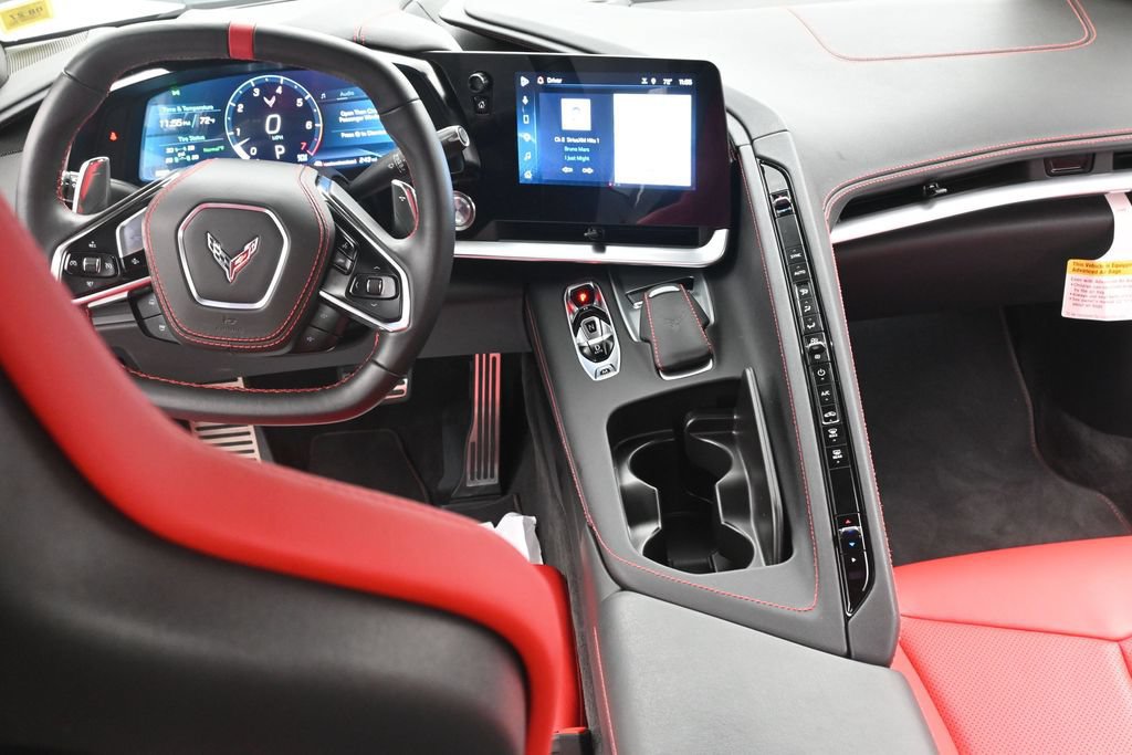 Used 2025 Chevrolet Corvette Stingray Convertible w/ Battery Protection Package RWD image 13