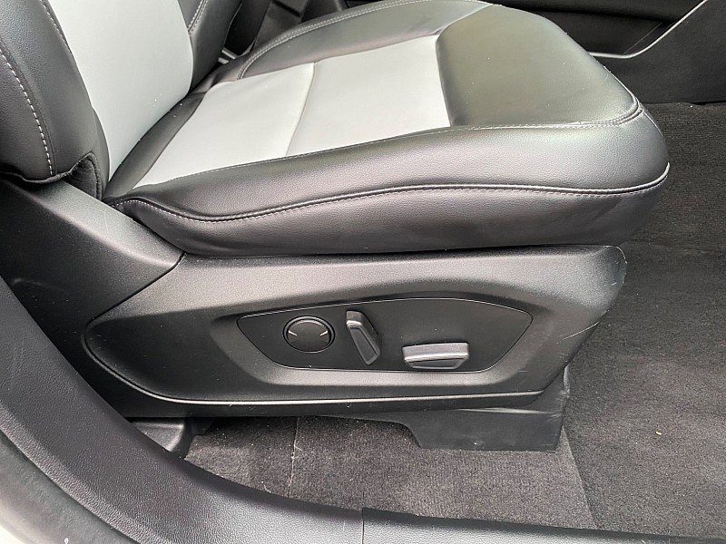 Certified 2022 Ford Explorer XLT w/ Equipment Group 202A image 35