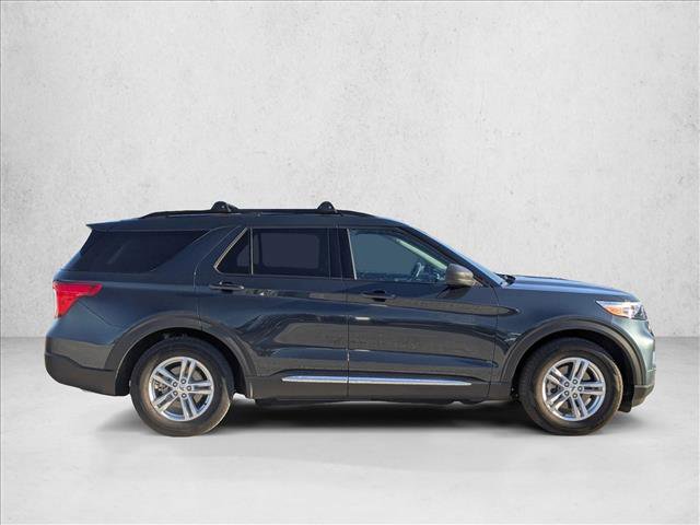 Used 2023 Ford Explorer XLT image 4