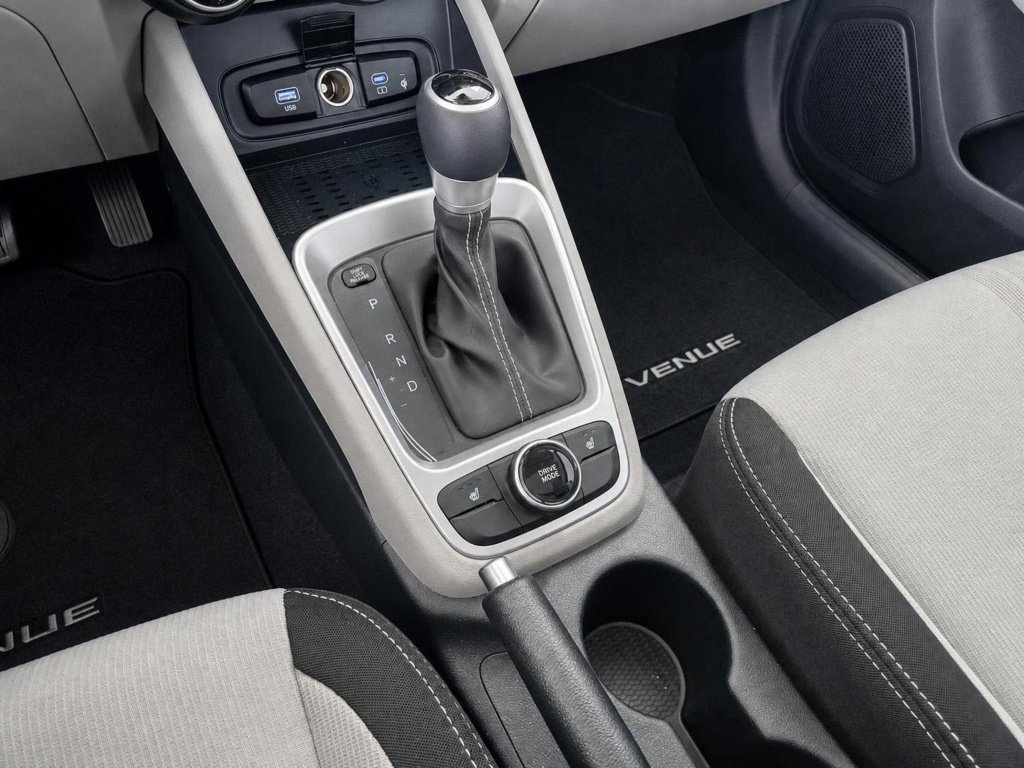 New 2026 Hyundai Venue SEL FWD image 29