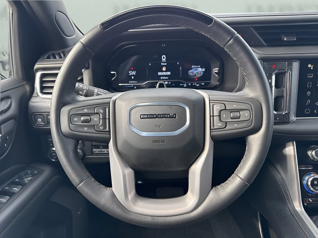 Used 2024 GMC Yukon Denali w/ Denali Reserve Package AWD/4WD image 17