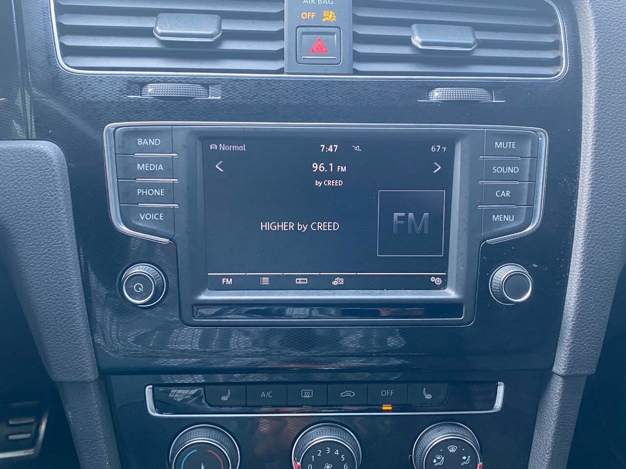 Used 2017 Volkswagen GTI Sport image 29