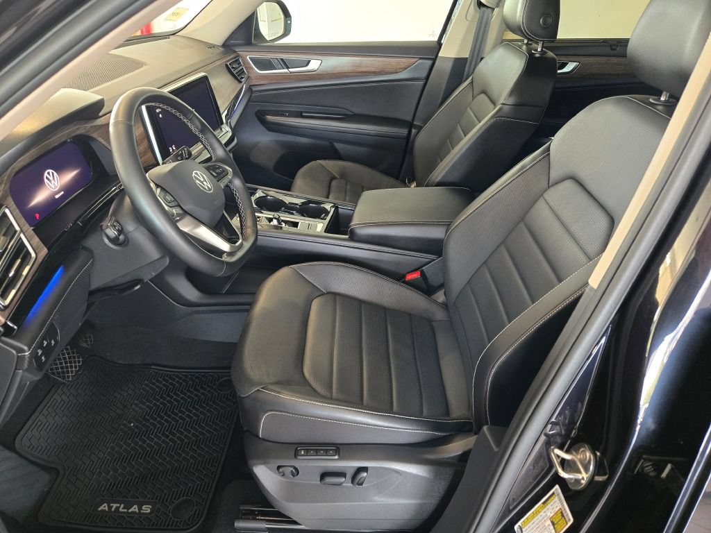 Used 2024 Volkswagen Atlas SEL AWD/4WD image 24