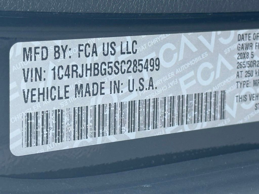 Certified 2025 Jeep Grand Cherokee Limited w/ Black Appearance Package image 43