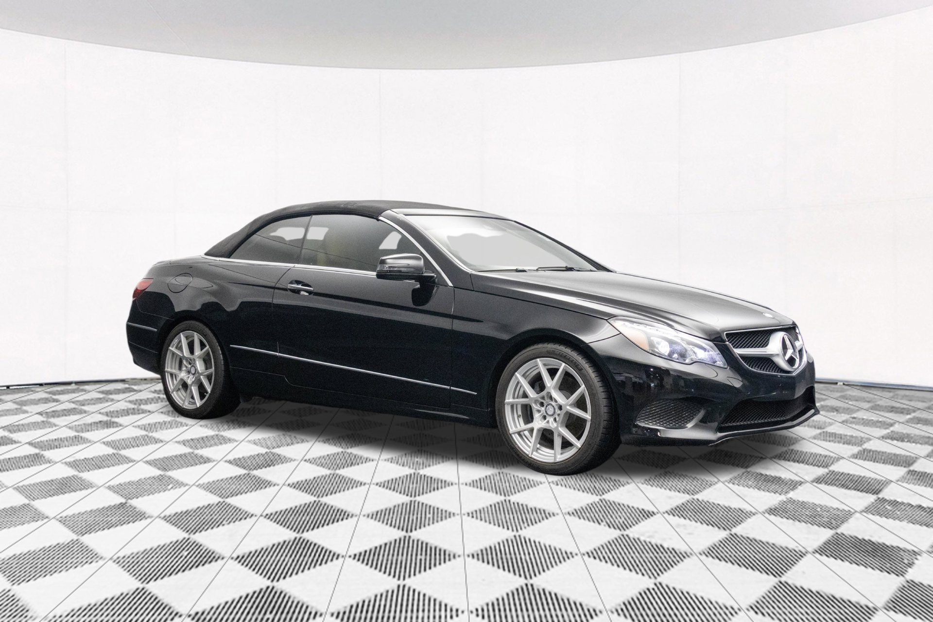 Used 2015 Mercedes-Benz E 400 Cabriolet w/ Premium 1 Package image 39