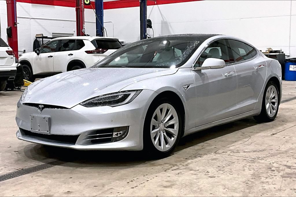 Used 2017 Tesla Model S 100D AWD/4WD image 32