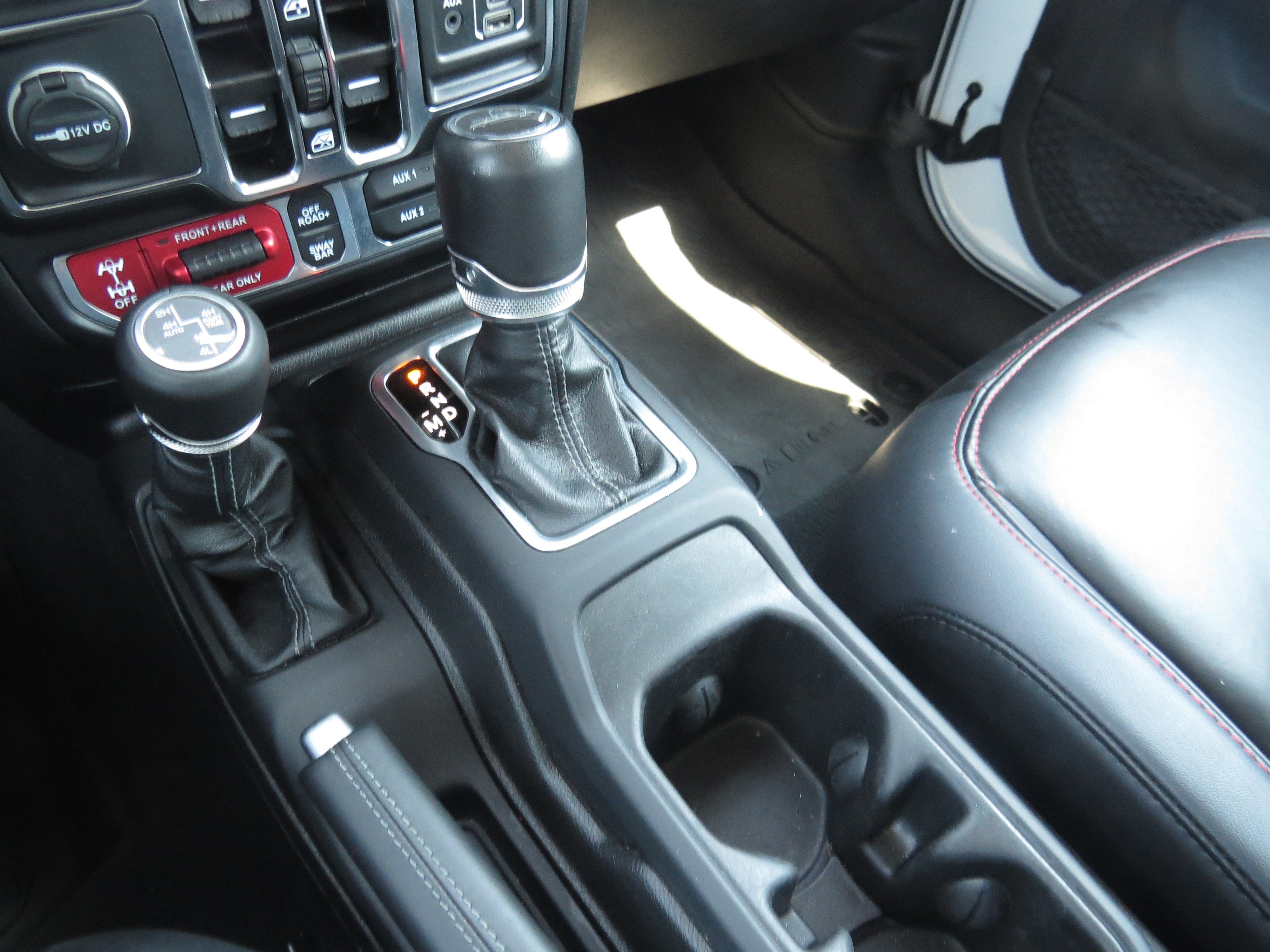 Used 2024 Jeep Gladiator Rubicon AWD/4WD image 21