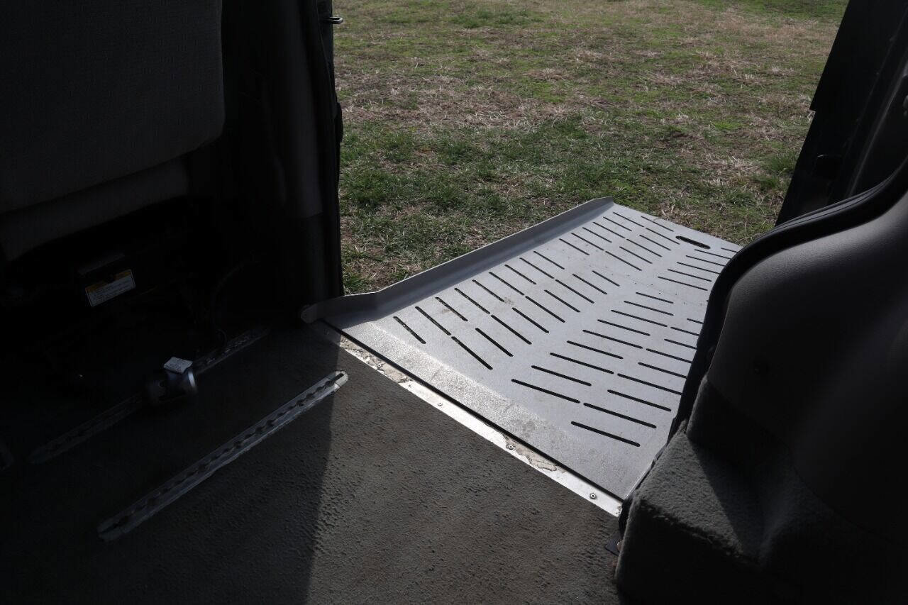 Used 2004 Chevrolet Venture LS w/ Easy Order Package image 24