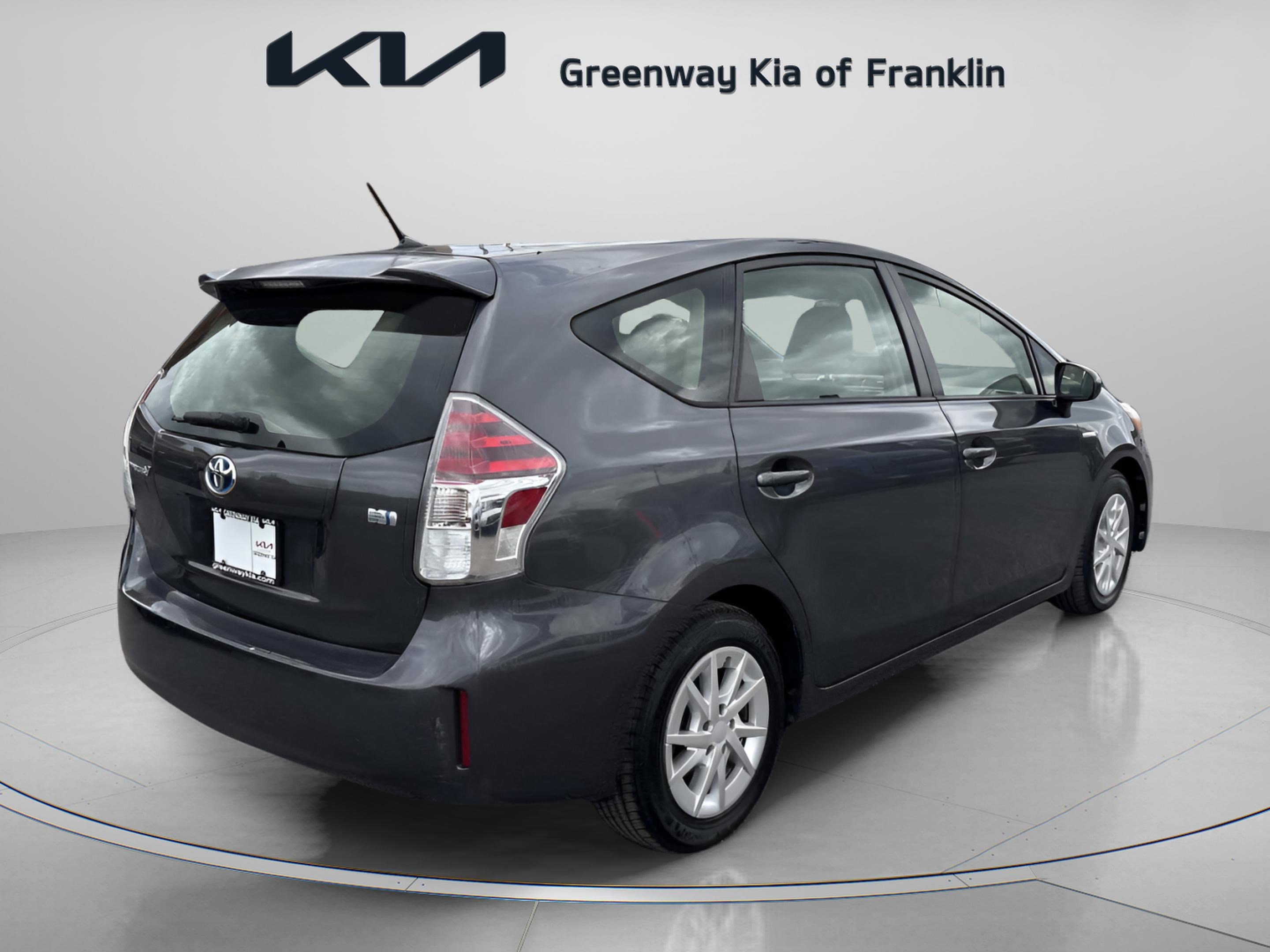 Used 2016 Toyota Prius V Two image 7