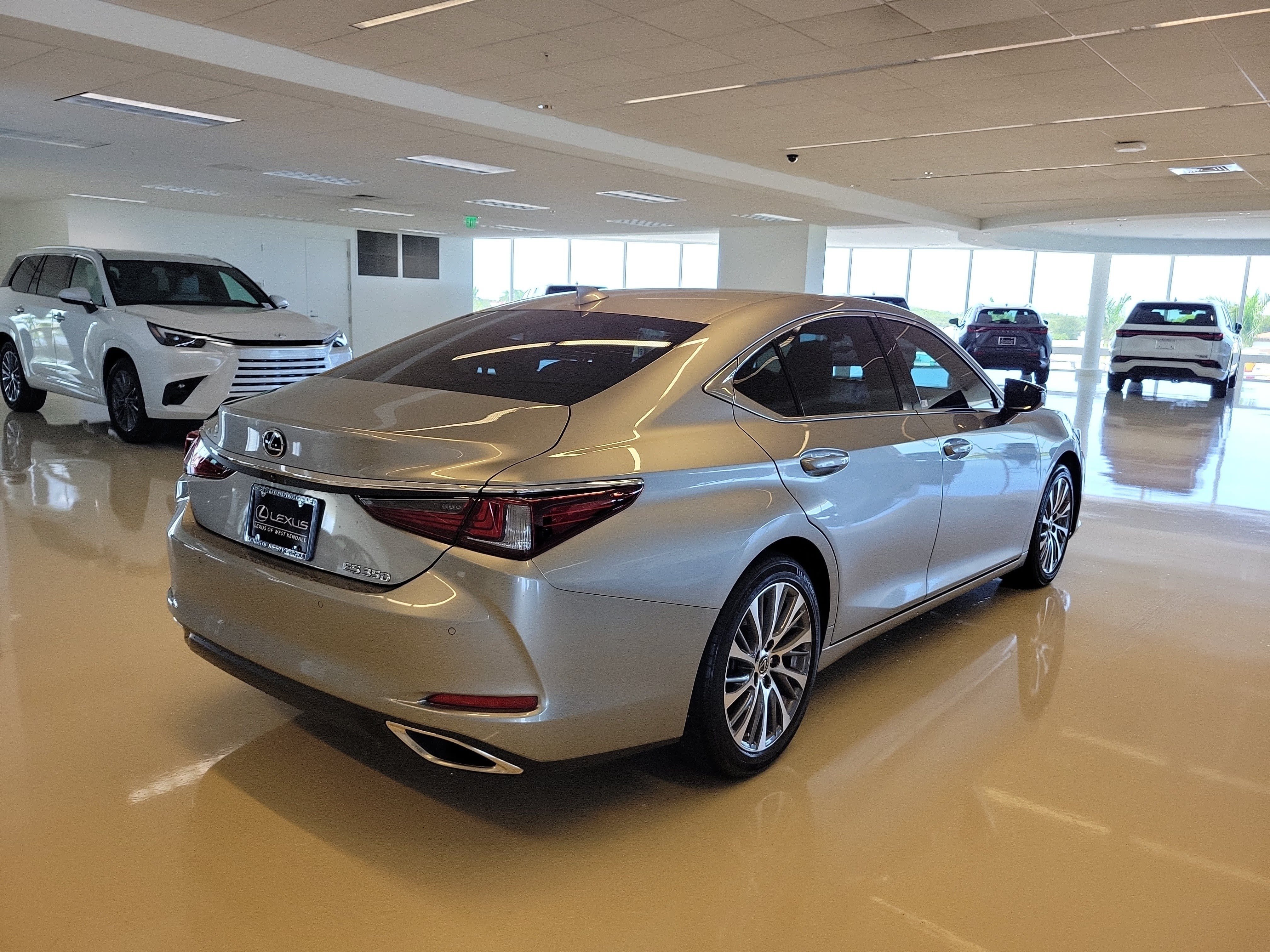 Used 2021 Lexus ES 350 w/ Premium Package FWD image 8