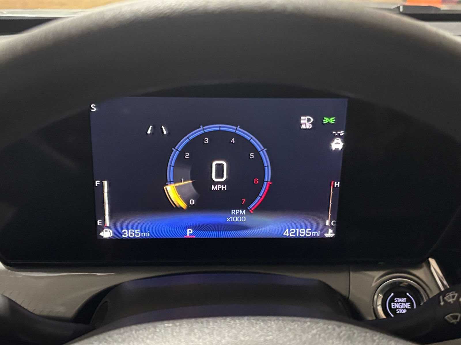 Used 2025 Chevrolet Trax LT FWD image 39
