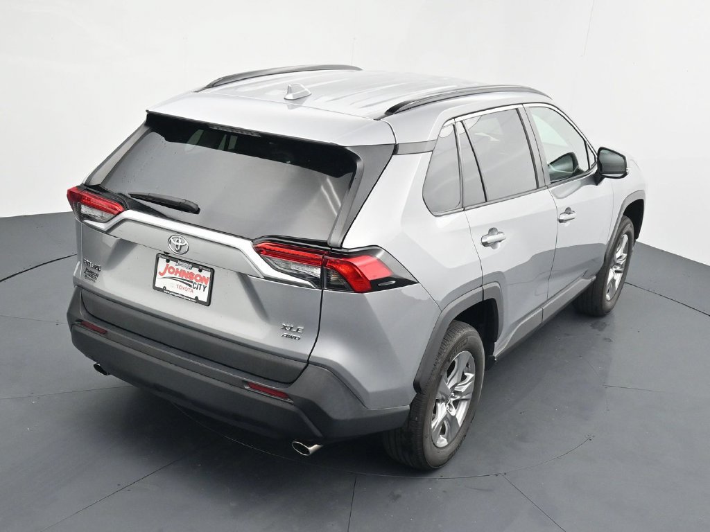 Used 2024 Toyota RAV4 XLE AWD/4WD image 29