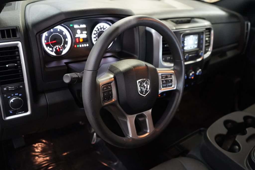 Used 2024 RAM 1500 Warlock AWD/4WD image 16