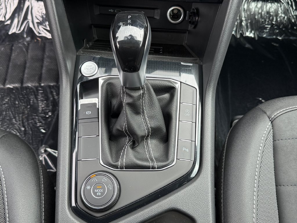 New 2027 Volkswagen Taos SE AWD/4WD image 19