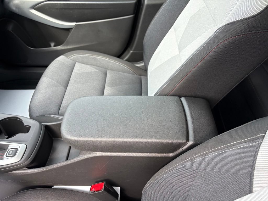 Used 2025 Chevrolet Trax RS w/ Sunroof Package FWD image 24