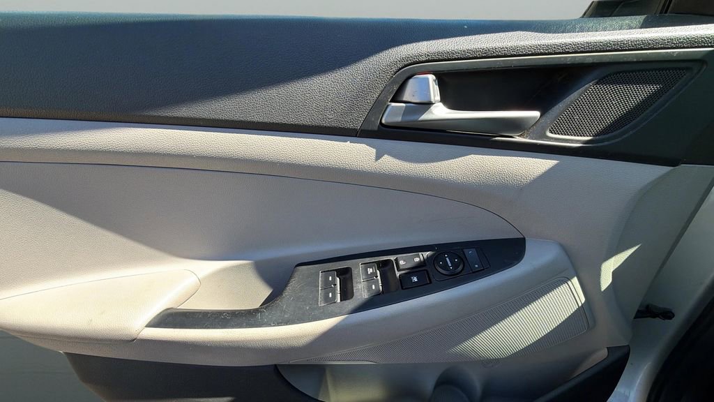 Used 2016 Hyundai Tucson SE w/ Option Group 02 image 28