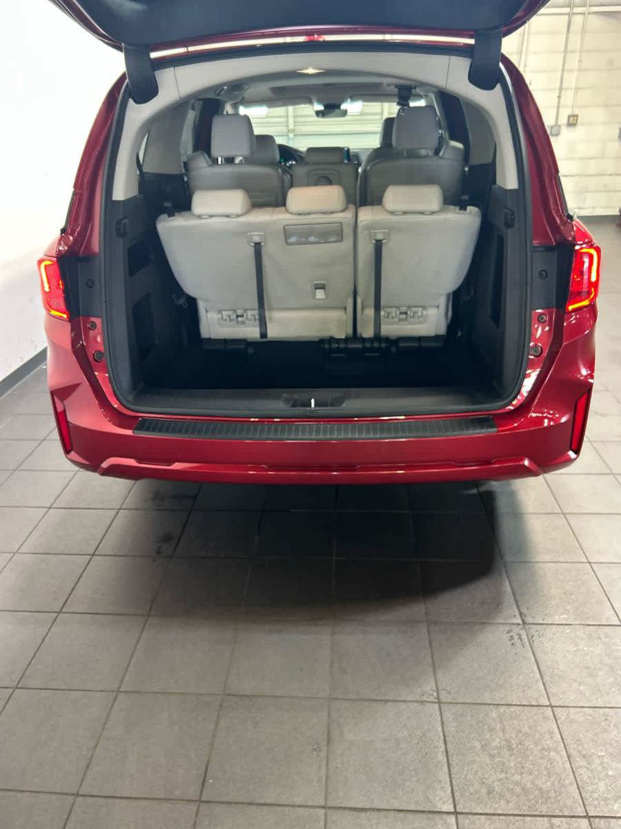 Used 2025 Honda Odyssey EX-L image 11