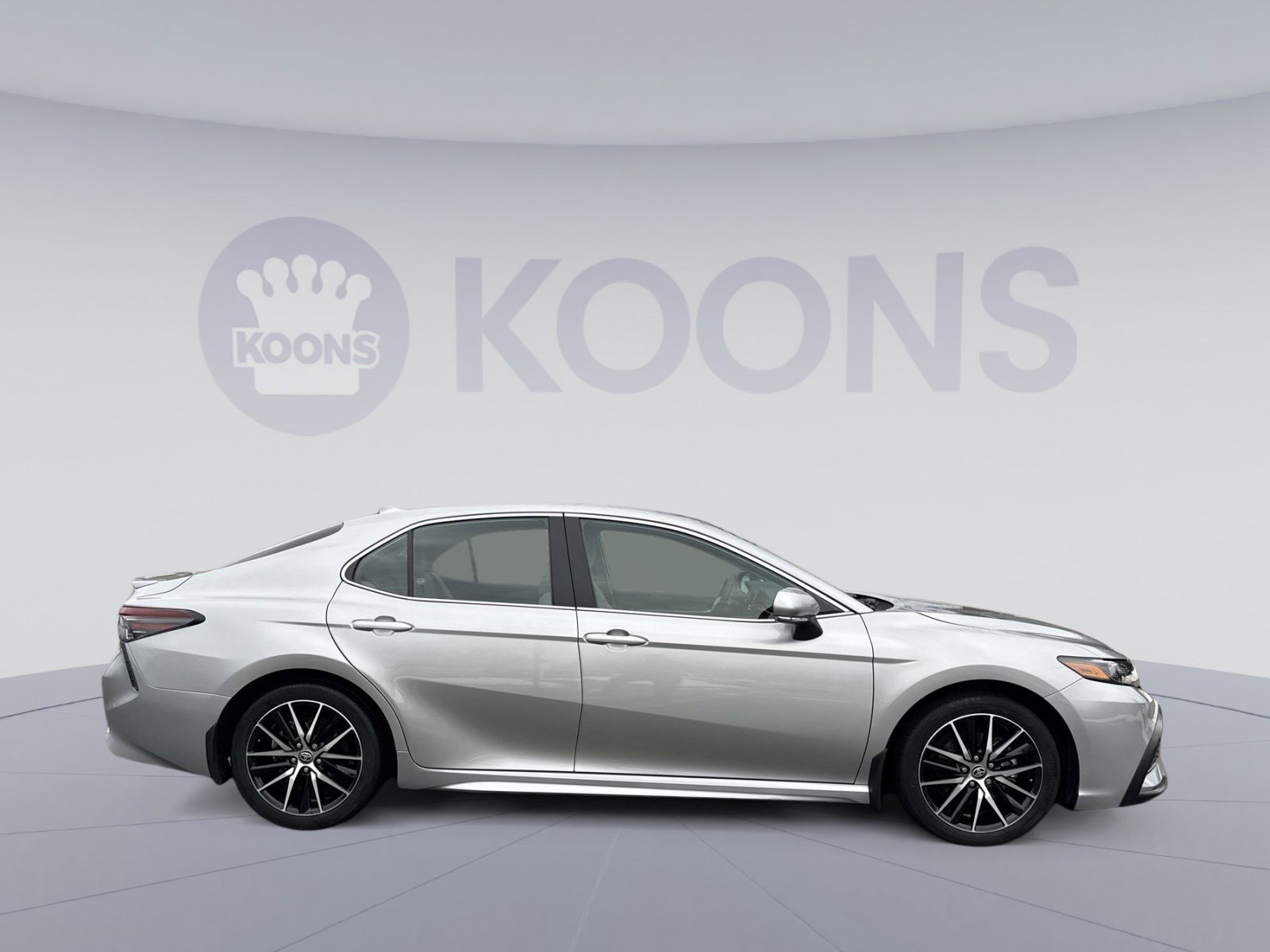 Used 2024 Toyota Camry SE image 8