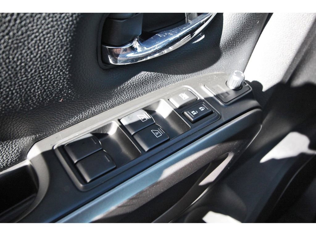 Used 2024 Nissan Titan SV w/ SV Bronze Edition Package image 23