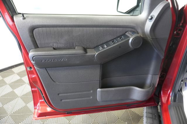 Used 2010 Ford Explorer Sport Trac XLT image 28