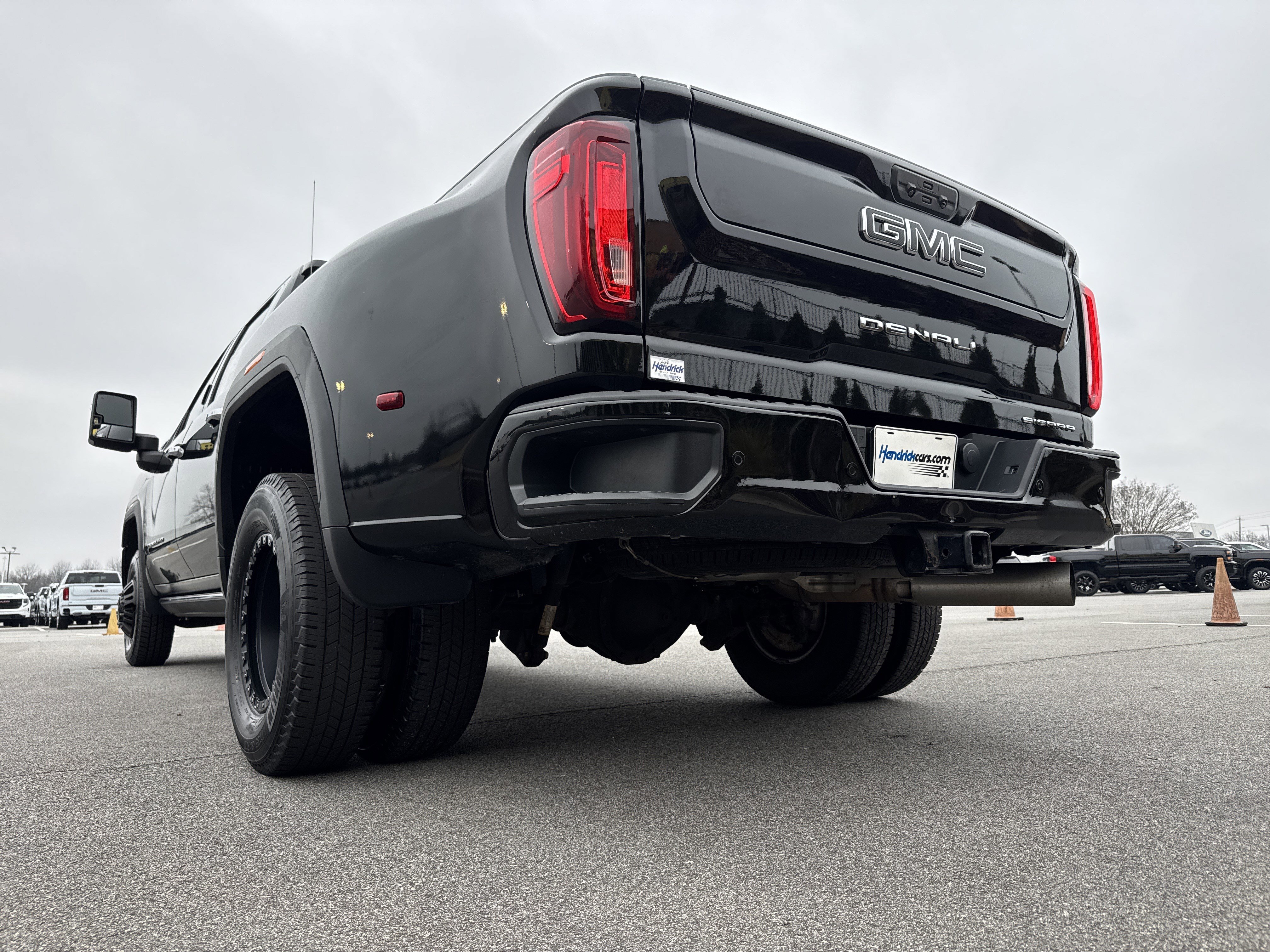 Used 2023 GMC Sierra 3500 Denali w/ Denali Ultimate Package image 8