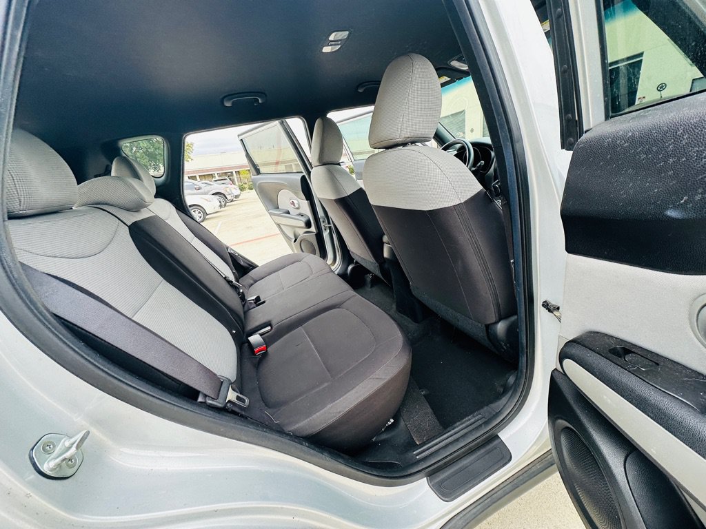 Used 2015 Kia Soul FWD image 22