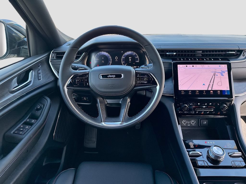 New 2025 Jeep Grand Cherokee Overland w/ Luxury Tech Group IV AWD/4WD image 25