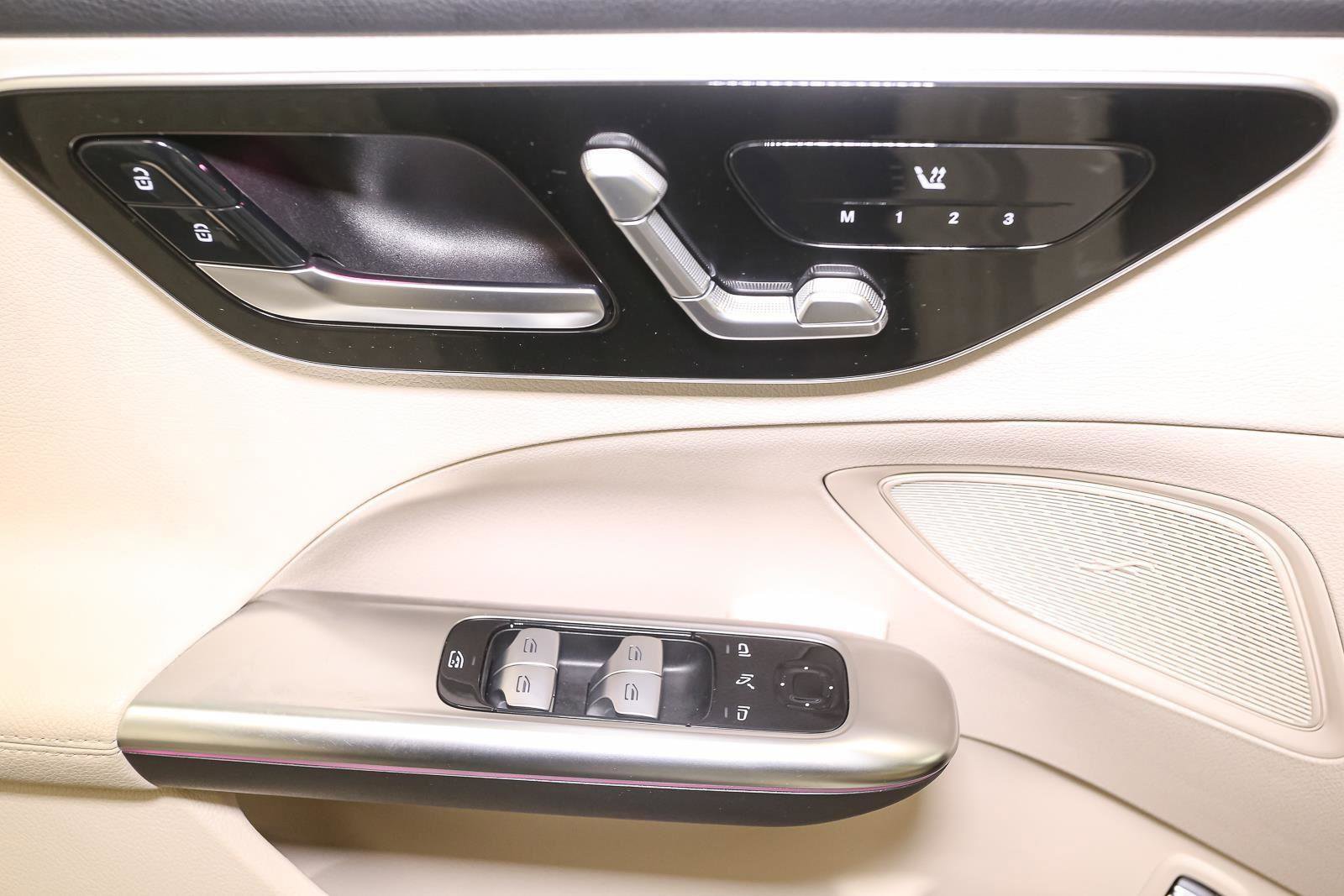 Used 2023 Mercedes-Benz C 300 4MATIC Sedan image 46