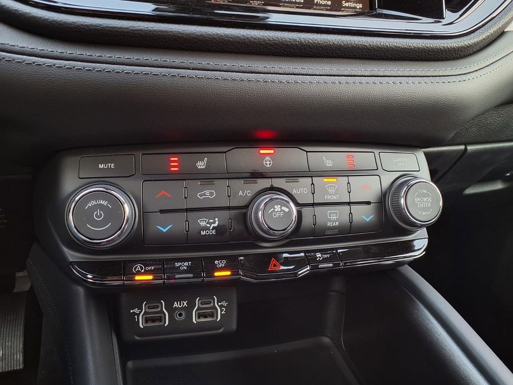 Used 2024 Dodge Durango SXT image 8