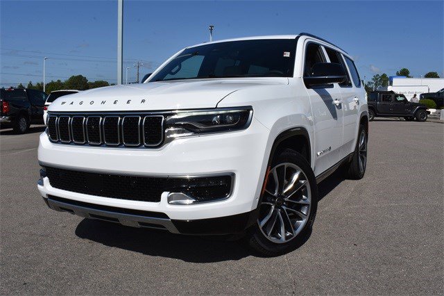 Used 2025 Jeep Wagoneer Series III w/ Premium Group I image 5