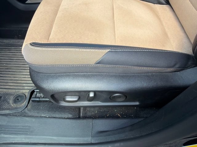 Used 2025 Chevrolet Equinox ACTIV w/ Safety and Technology Package AWD/4WD image 6
