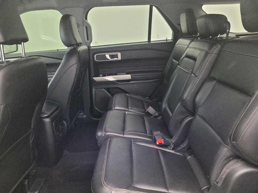 Used 2023 Ford Explorer XLT w/ Equipment Group 202A RWD image 18
