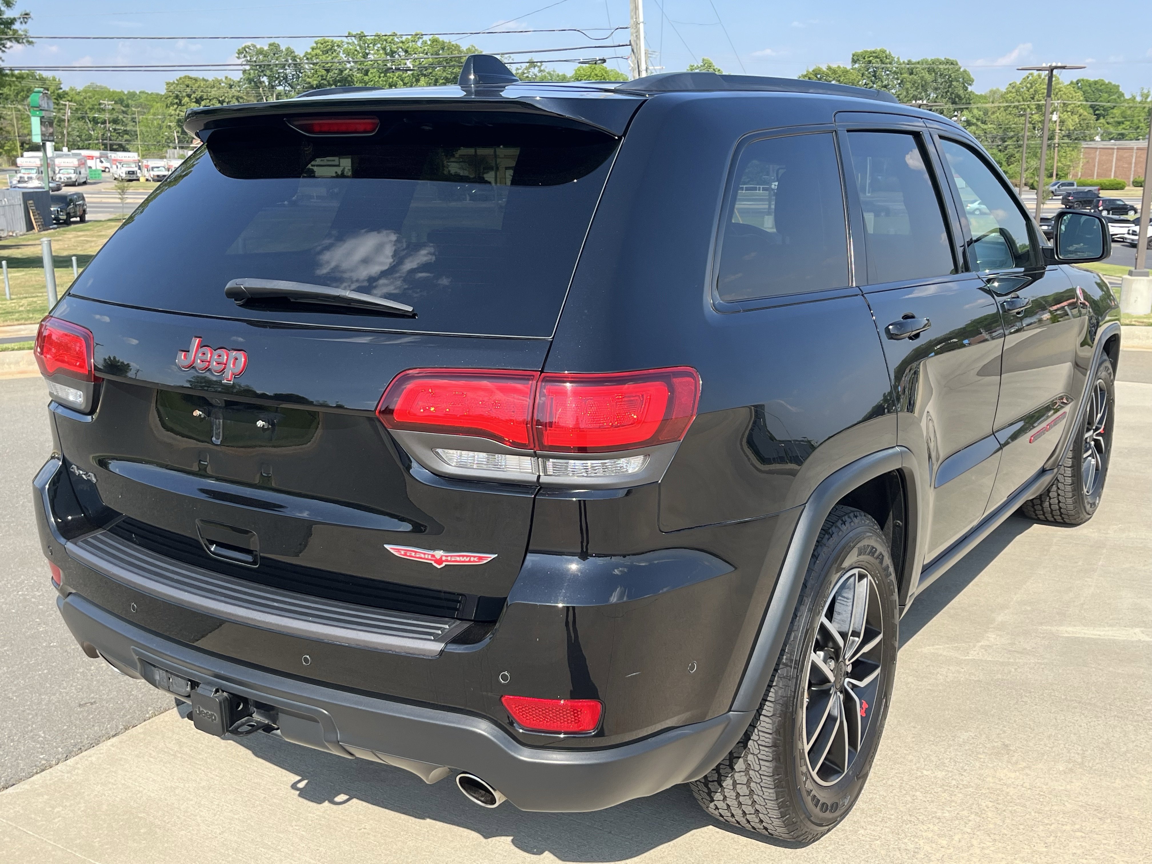 Used 2021 Jeep Grand Cherokee Trailhawk w/ Trailhawk Luxury Group AWD/4WD image 9