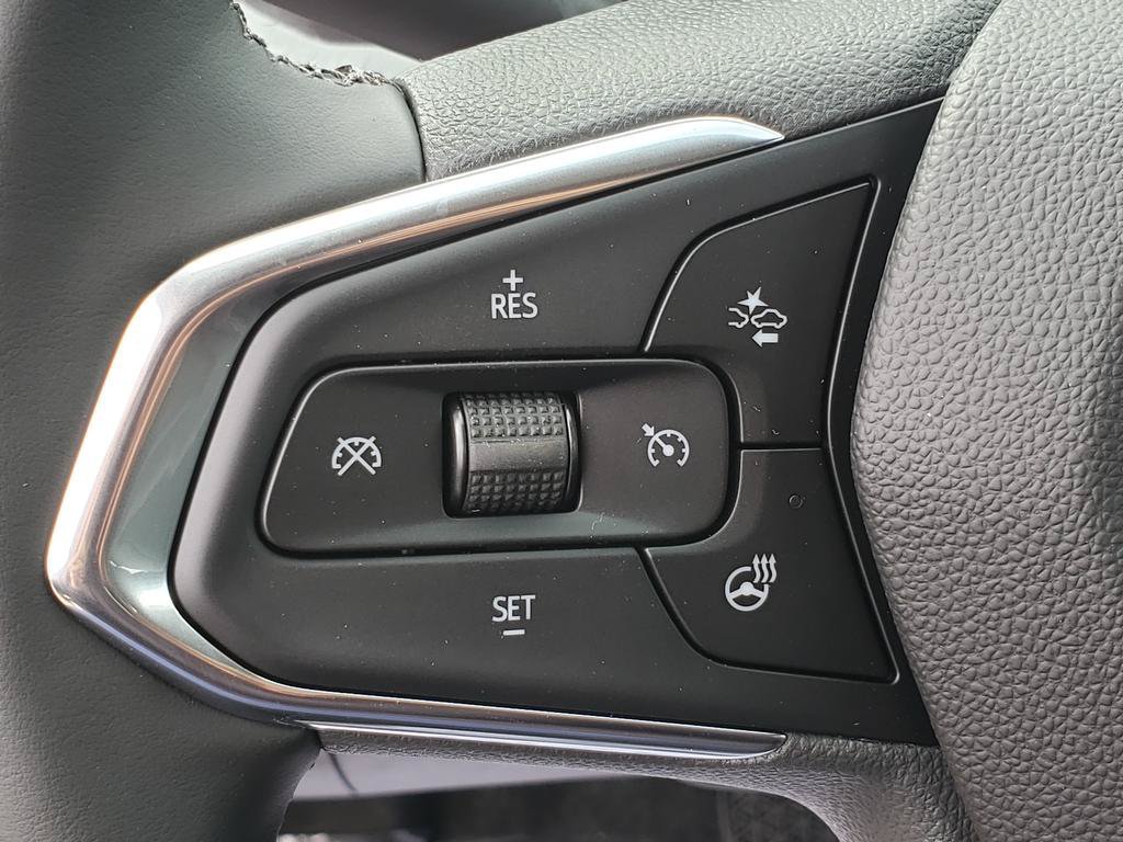 New 2026 Chevrolet Trax ACTIV w/ Sunroof Package FWD image 29