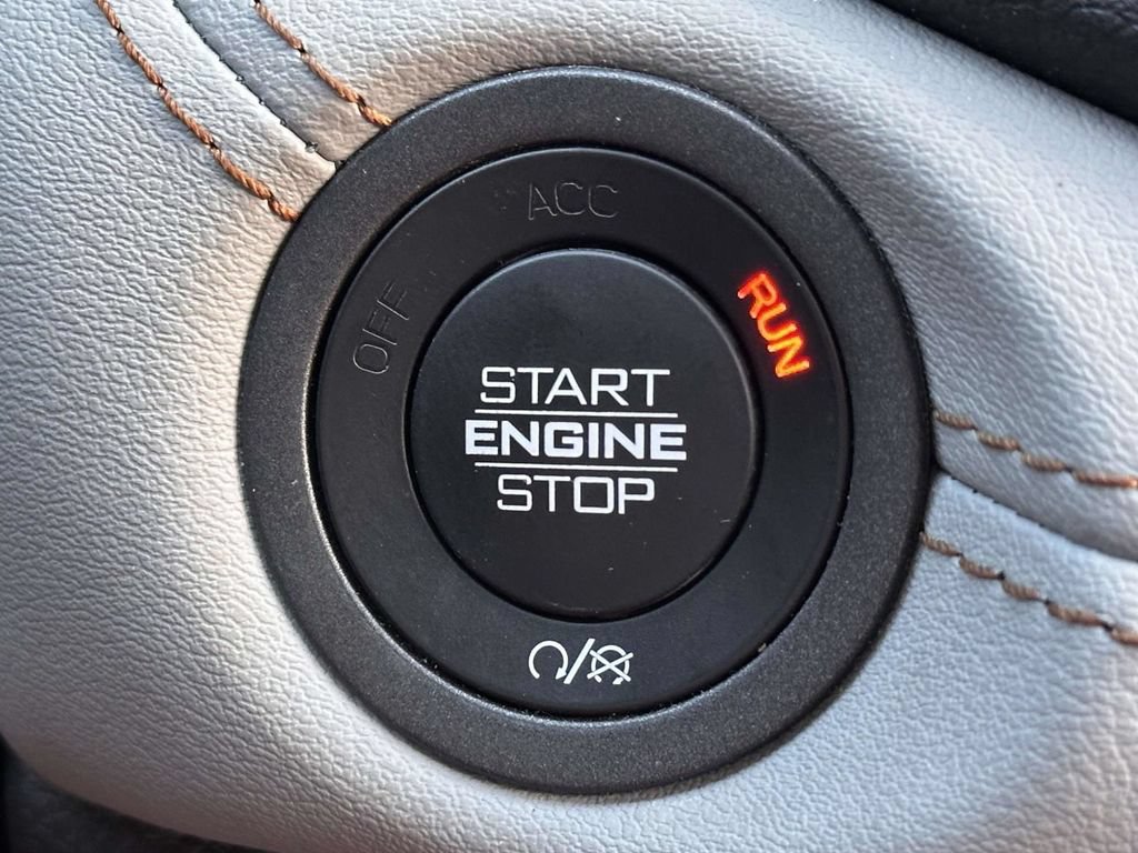 Used 2022 Dodge Durango R/T w/ Blacktop Package AWD/4WD image 30