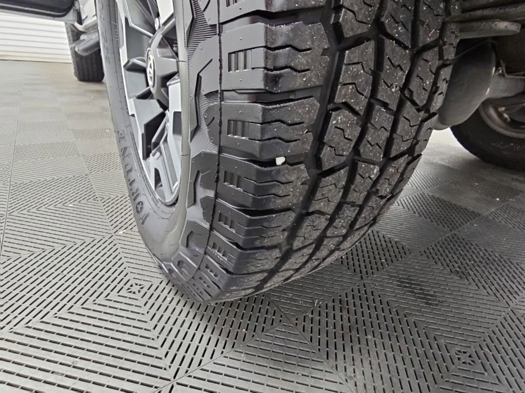 Used 2016 Toyota Tacoma TRD Off-Road w/ Towing Package AWD/4WD image 39