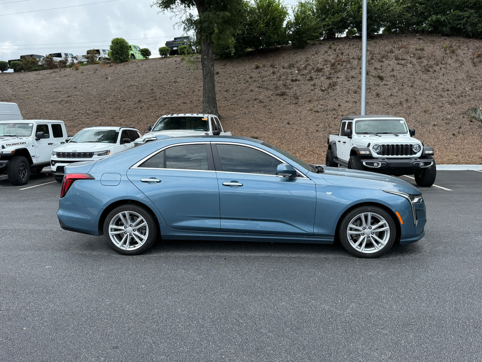 Used 2023 Cadillac CT4 Luxury RWD image 6