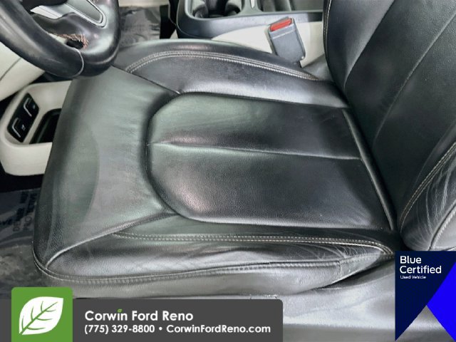 Used 2017 Chrysler Pacifica Touring-L FWD image 22