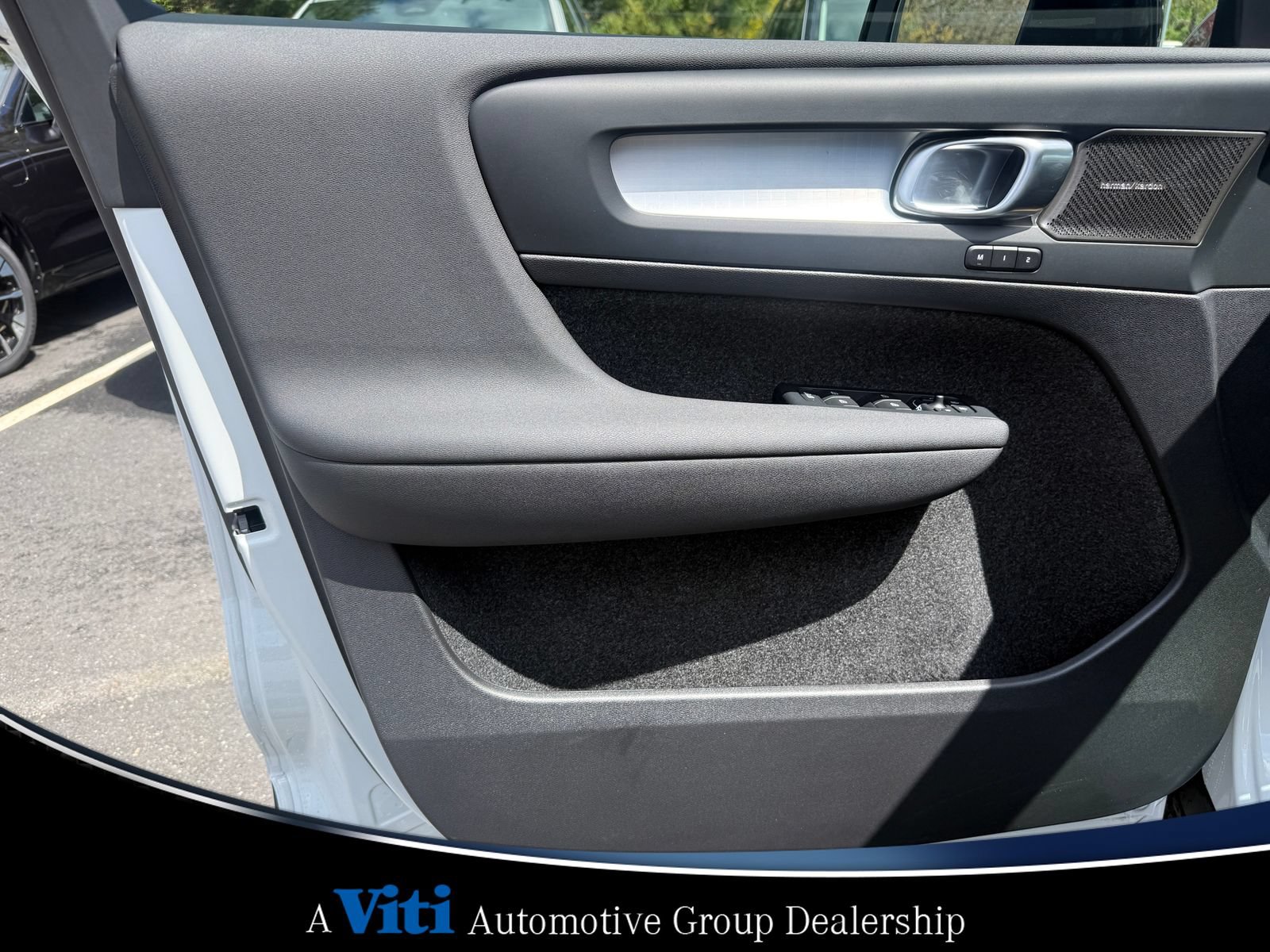Used 2026 Volvo XC40 B5 Ultra w/ Protection Package Premier AWD/4WD image 11