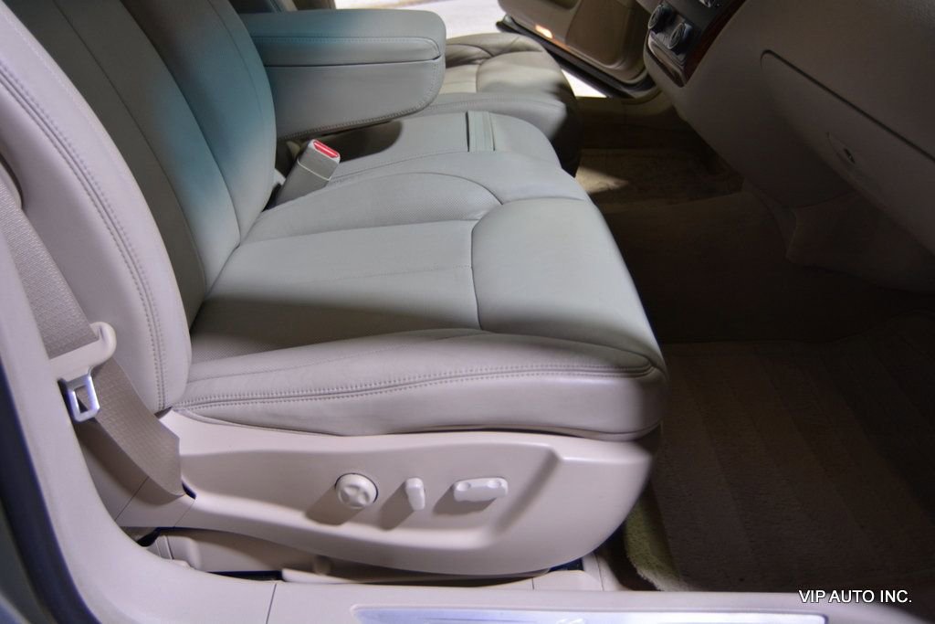 Used 2007 Cadillac DTS Luxury I w/ Trunk Convenience Package image 18
