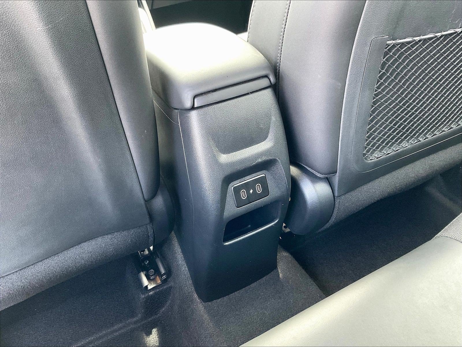 Certified 2024 Hyundai Venue Limited FWD image 10