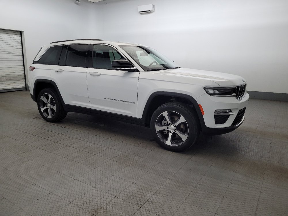 Used 2023 Jeep Grand Cherokee 4WD 4xe image 11
