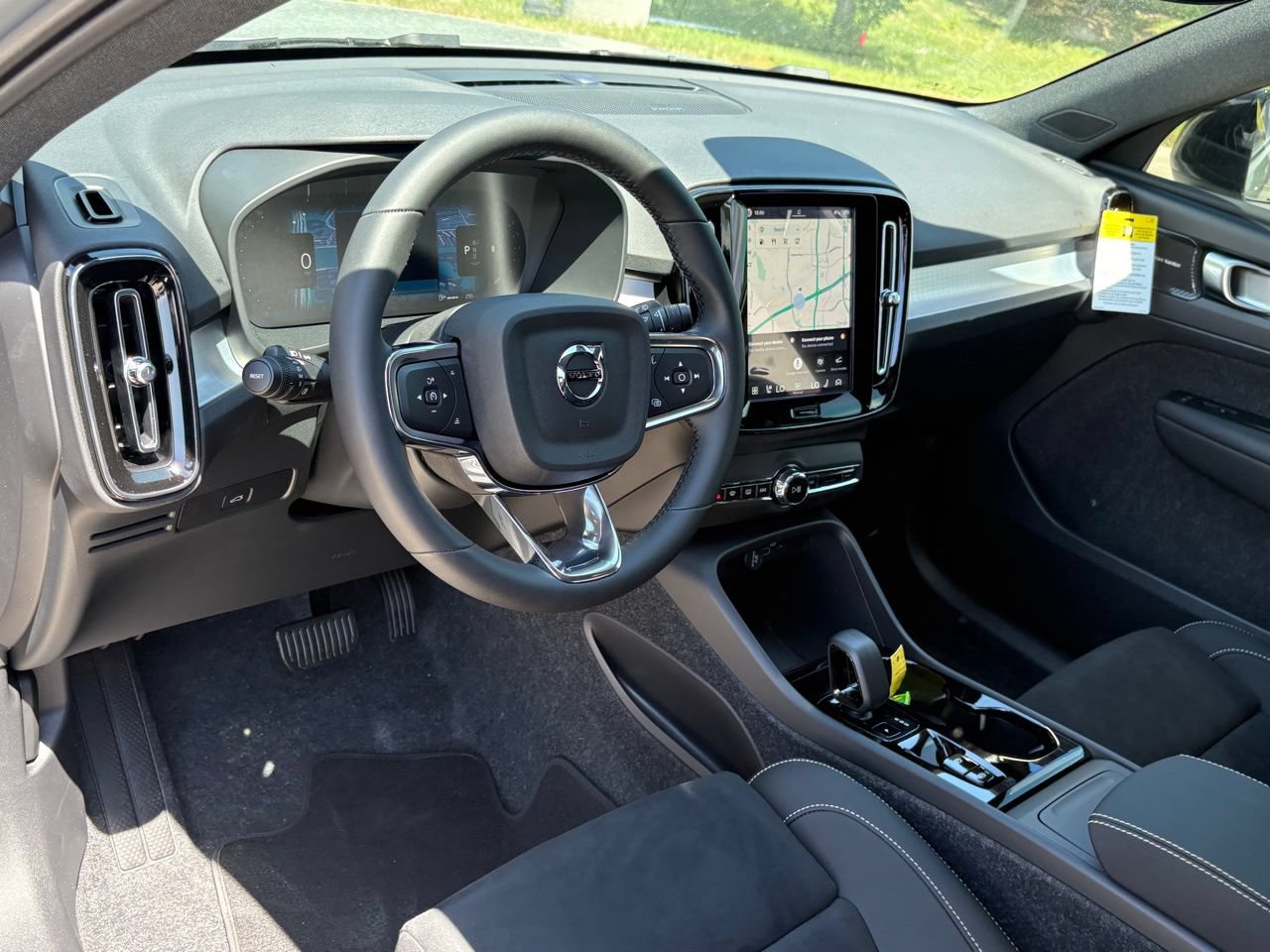 New 2026 Volvo XC40 B5 Ultra w/ Protection Package Premier AWD/4WD image 18